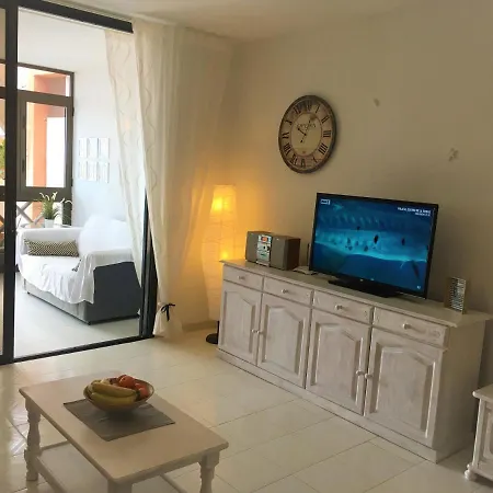 Ocean View 10 *